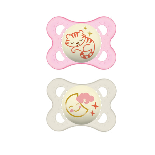 MAM Night Pacifier for 0-6 months (2 pack, 1 Sterilizing Pacifier Case), MAM Glow in the Dark Soother with a Soft Silicone Nipple, Baby Essentials, Designs May Vary